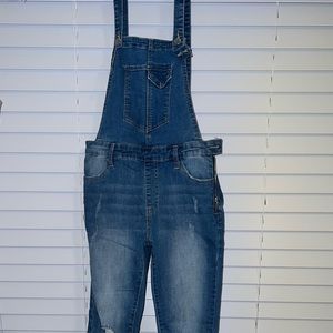 Fashion Nova- Jean overalls, Size Medium
